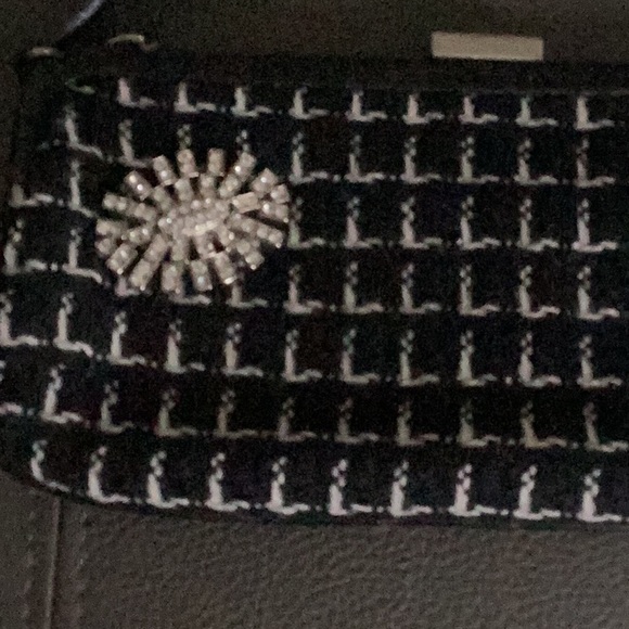 JLO black and white clutch with crystal broch - Picture 2 of 2